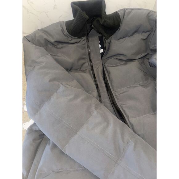 Canada Goose Puffer Jacket in Grey - Excellent Condition - Picture 4 of 5